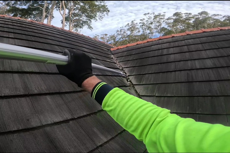 
Expert gutter cleaning with an extension pole for flawless valleys on steep roofs in merimbula